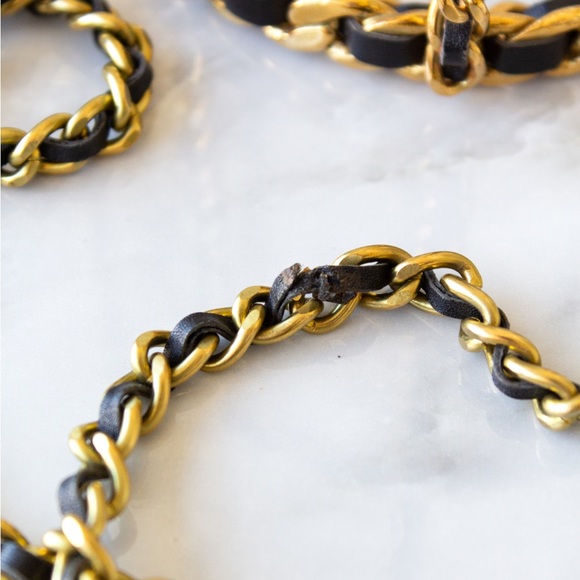 Iconic Chanel Vintage Fall 1994 Gold Metal Chain Black 94A Water Bottle Holder - Picture 10 of 17